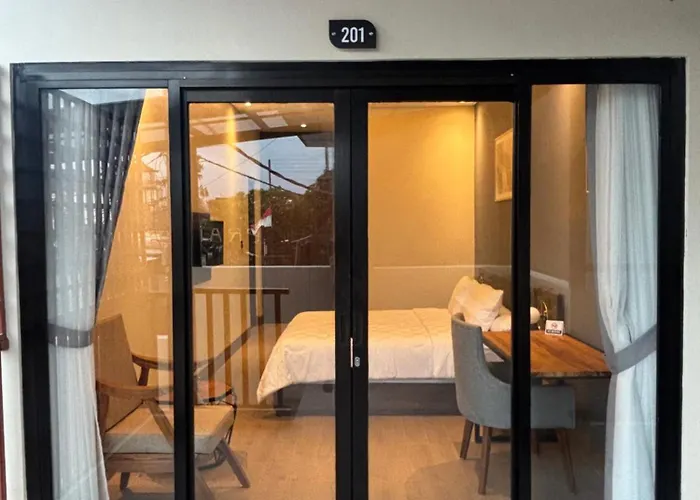 Ops Guesthouse بيت ضيافة جيمباران